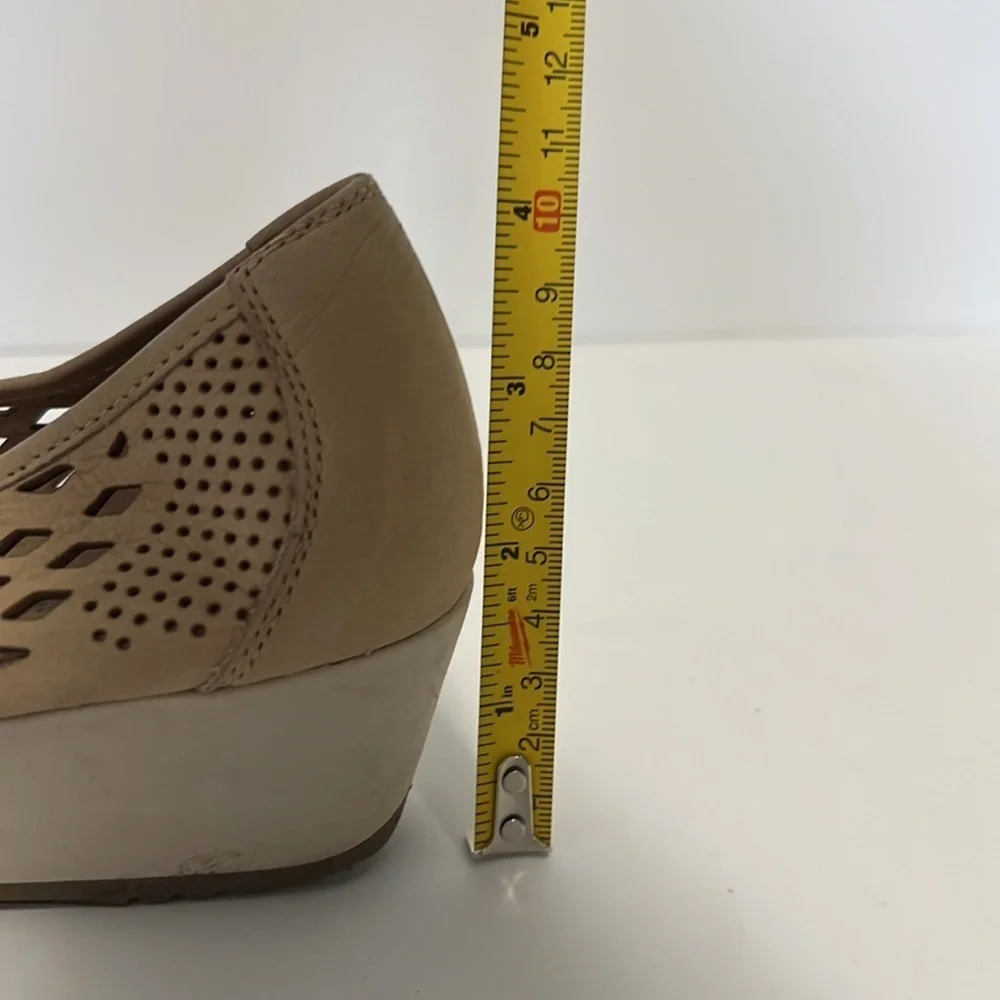 Naturalizer Brelynn N5 Comfort Tan Slip on Wedge shoe size 6.5M - Picture 10 of 11